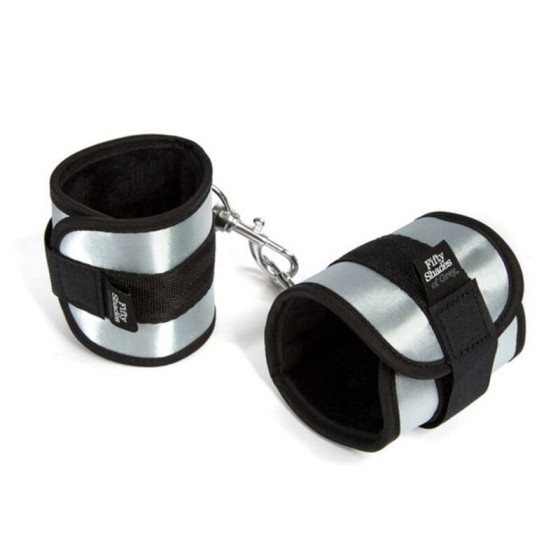 Manette Fifty Shades of...